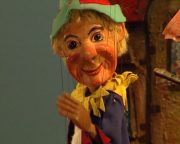 Der Kasperle stammt noch vom Vater der Puppenmacherin